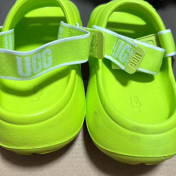 Uggs - Picture 4 of 6